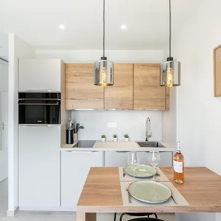 Bleu Paradis - Cosy - Vue & Terrasse Romantique - Parking Prive Appartement *